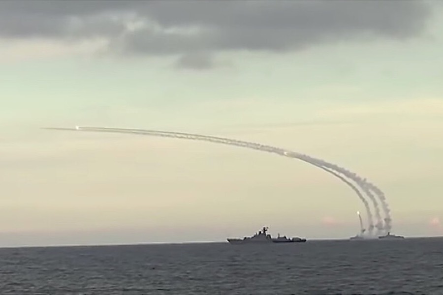 Kalibr-NK cruise missile launch from a Caspian Flotilla warship, 2015.